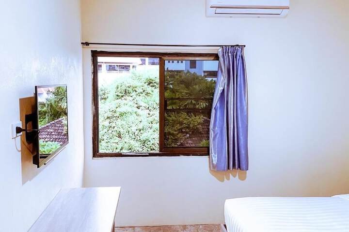 Room 10 of 37