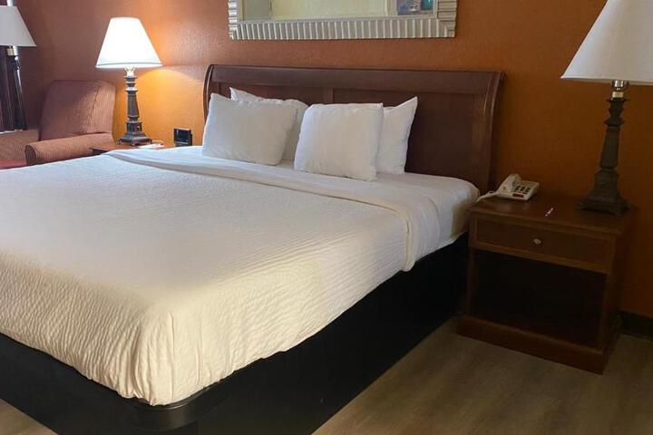 2 Double Beds (9 of 11)