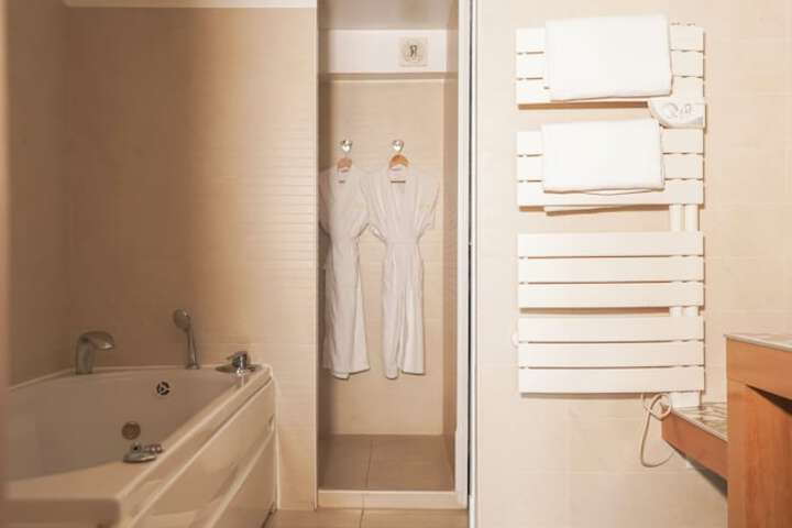 Room 41 of 63