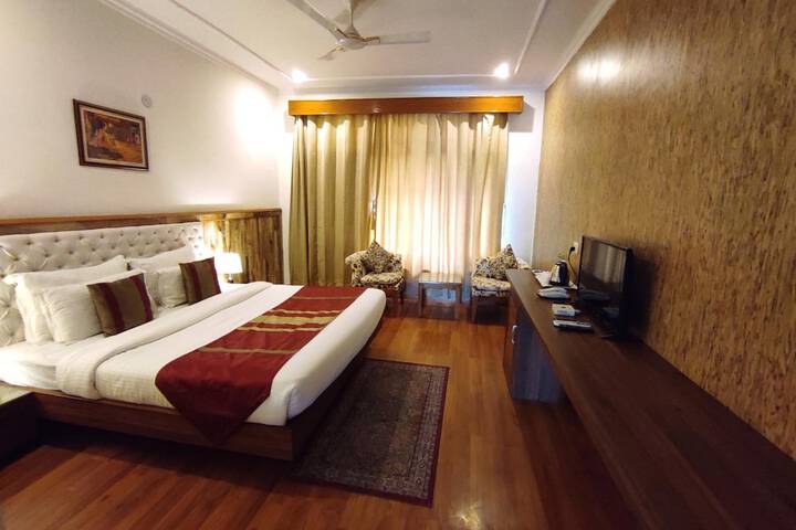 Room 8 of 56