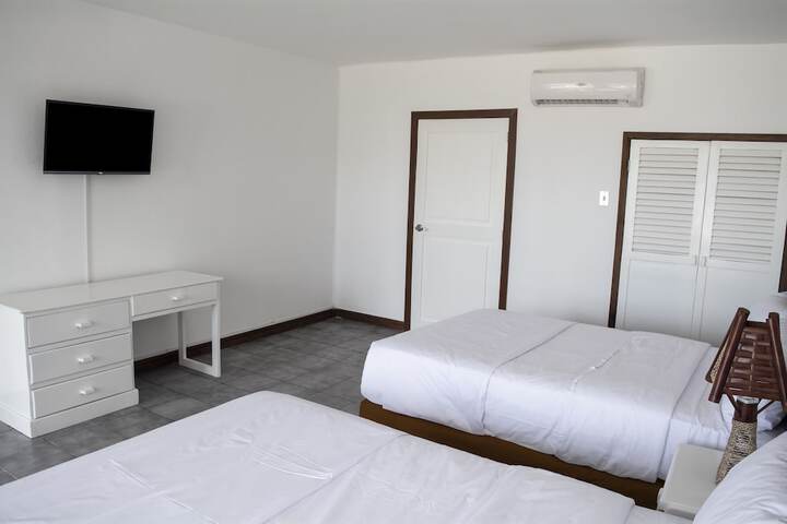 Room 7 of 13