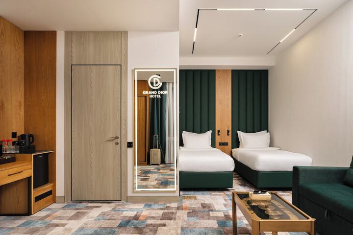 Room 10 of 52