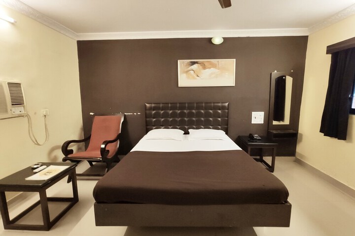 Room 2 of 22
