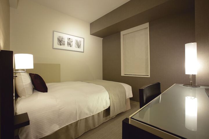 Room 5 of 19