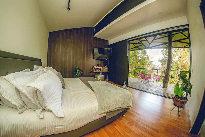 Room 3 of 20