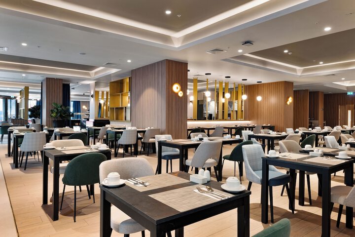 Dining 78 of 106