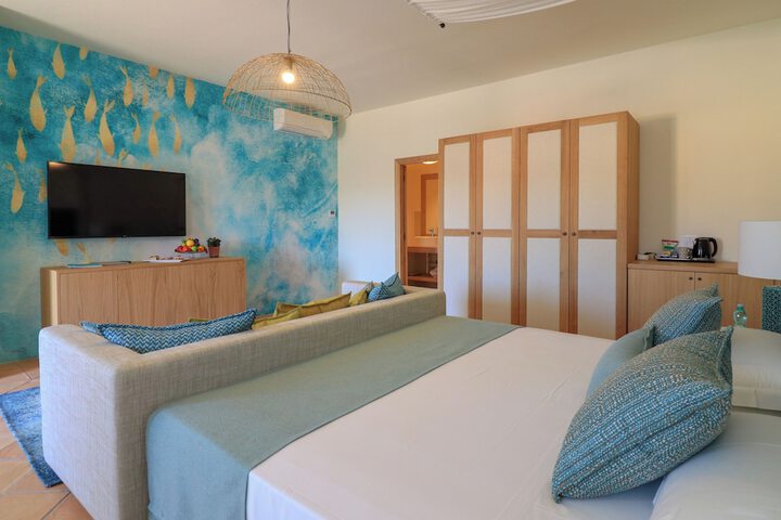 Room 10 of 96
