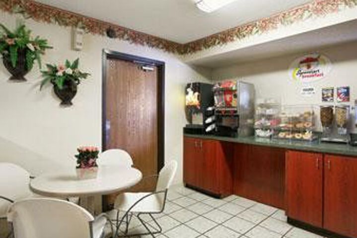 Breakfast/Coffee Service 10 of 48