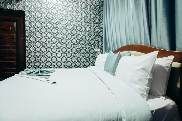 Room 34 of 112