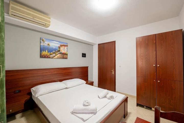 Room 17 of 59