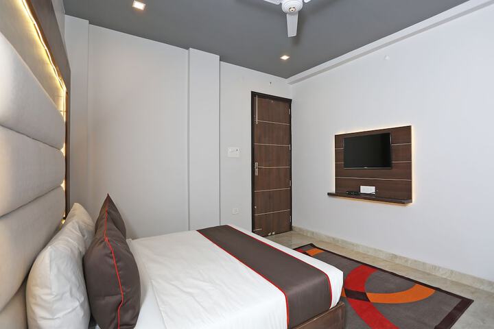 Room 5 of 28