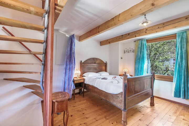 Room 4 of 61