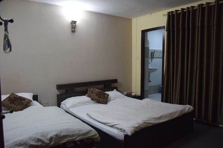 Room 13 of 31