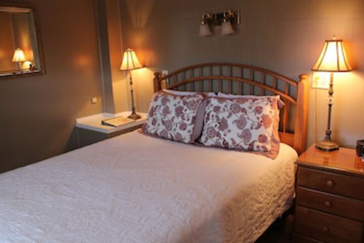 Room 43 of 243