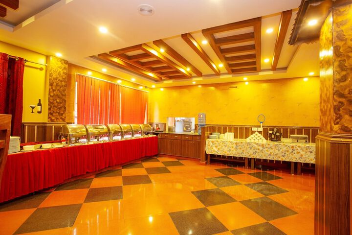 Dining 58 of 82