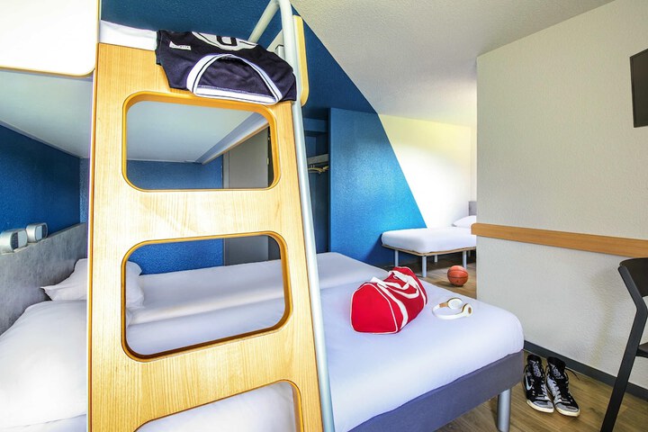 Room 7 of 23