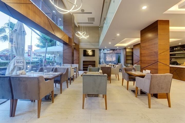Dining Photos