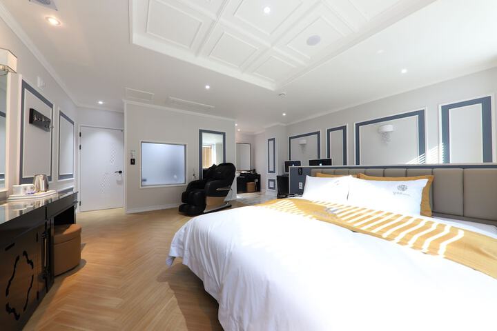 Room 17 of 58