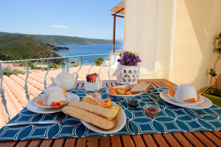 Breakfast/Coffee Service 108 of 197
