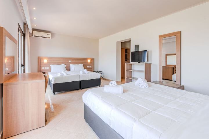 Room 10 of 160