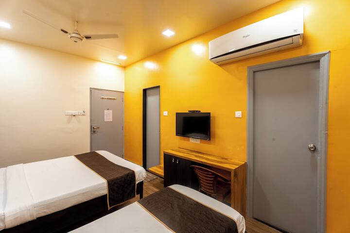 Room 13 of 22