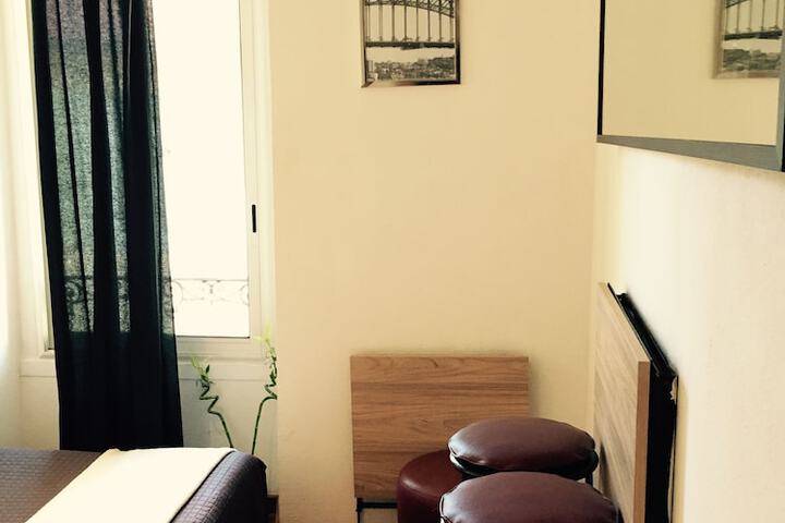 Room 9 of 35