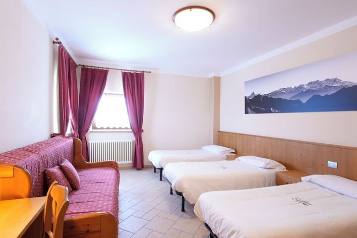 Room 26 of 49