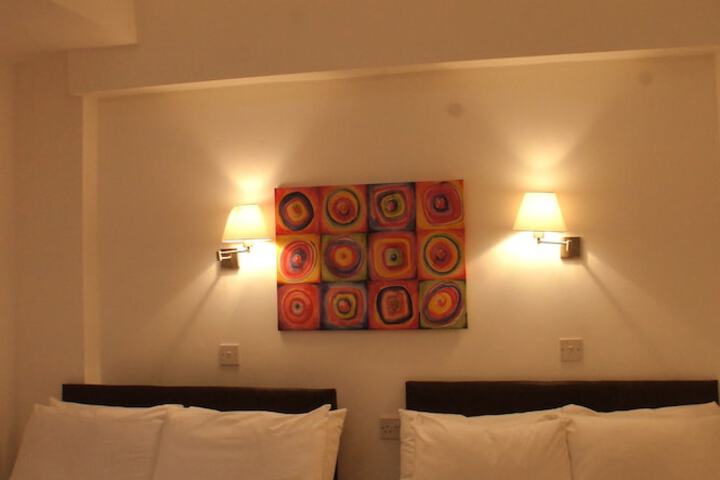 Room 32 of 127