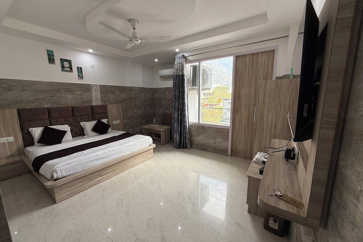Room 15 of 29