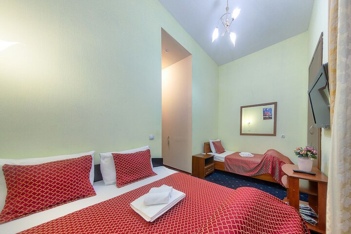 Room 4 of 48