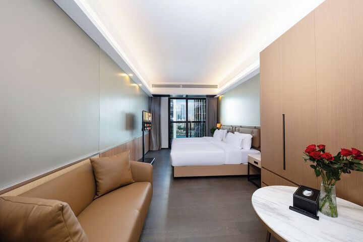 Room 6 of 42