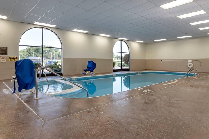 Hotel Pool