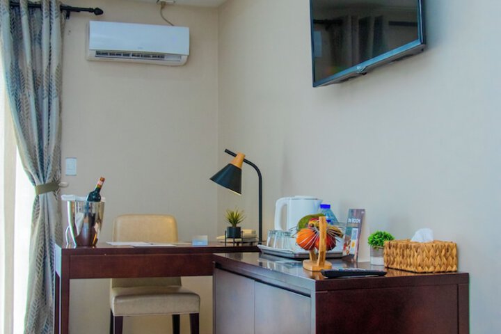 Room 10 of 25