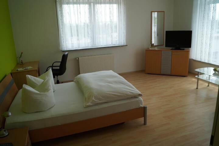 Room 13 of 36
