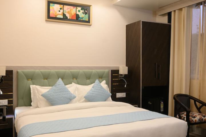 Room 9 of 53