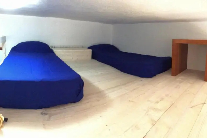 Room 5 of 7