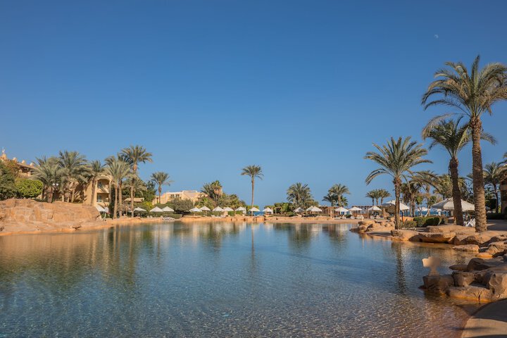 Pool Hotel