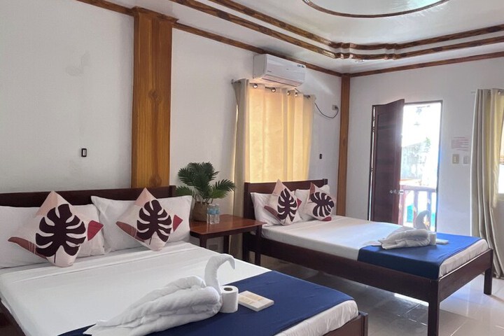 Room 14 of 33