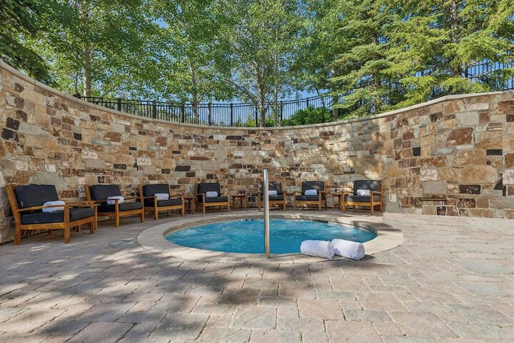 Pool 175 of 248