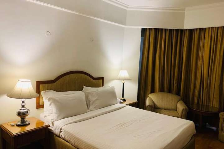 Room 19 of 76