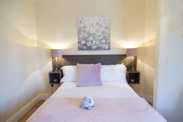 Room 3 of 87