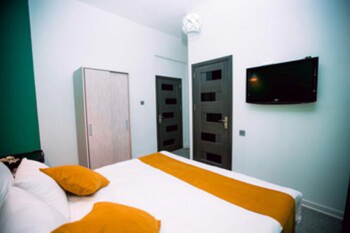 Room 12 of 26
