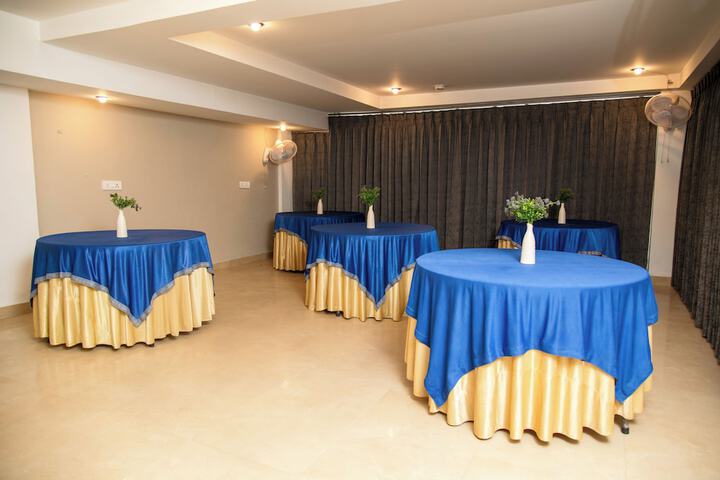 Ballroom/Hall 36 of 41