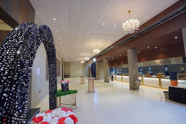 Ballroom/Hall 19 of 29