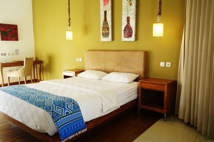 Room 12 of 130
