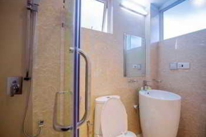 Room 4 of 27