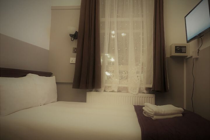 Room 73 of 127