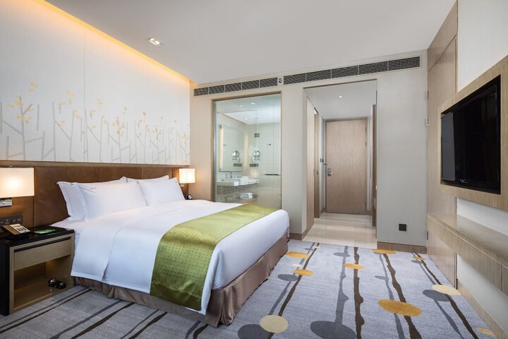Room 16 of 74