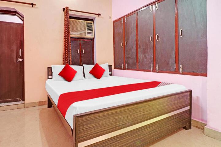 Flagship Hotel Vrv Homestay