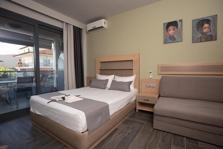 Room 5 of 38